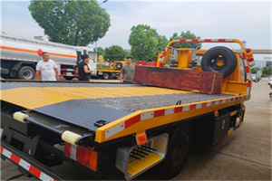 黄山附近拖车电话号码服务